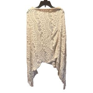 Do Everything in Love Boho Crochet Fringe Poncho Beige One Size